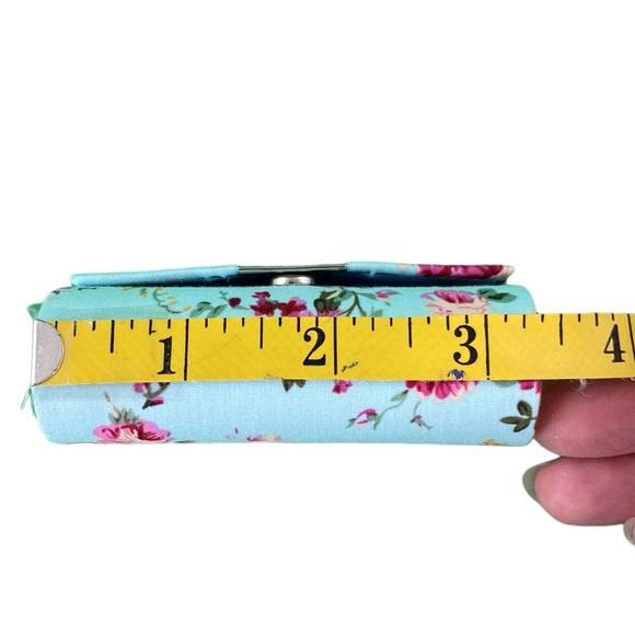 Retro Light Blue Floral Print Lipstick Holder With Mirror - Picture 15 of 17